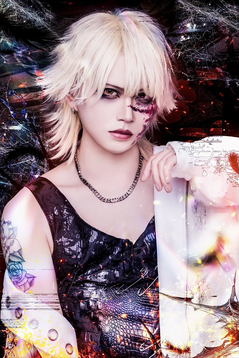 " 崩 壊 寸 前 "

－『 Dystopia 』 －

#新アー写
#新しいプロフィール写真