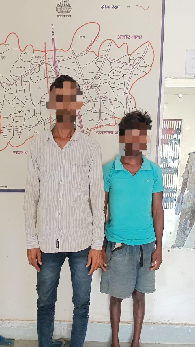 PurneaSp's tweet image. आज दिनांक 25.04.2026 को कसबा थाना के द्वारा अवैध शराब के विरुद्ध छापामारी कर दो अलग-अलग जगहों से कुल 10 लीटर देशी शराब के साथ चार अभियुक्तों को किया गया गिरफ्तार। @bihar_police @EOU_BIHAR @Dial_112_Bihar @IPRDBihar  @BiharHomeDept  @dmpurnea  #purnia #bihar