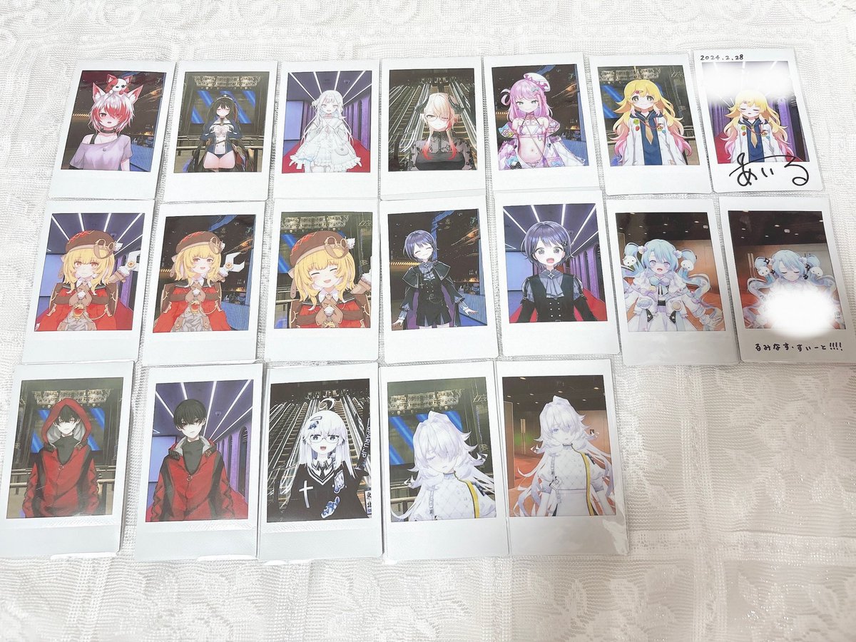 _riu3_3's tweet photo. VEE CONCEPT LIVE Merge
オフィシャルファンミーティング
缶バッジ　交換　買取

求)定価
譲)画像のもの
　サイン入りは他の通常のものと合わせ2点以上でお願いします

郵送orVEEイベントでのお取り引き希望です
よろしくお願いします！ https://t.co/iyMg3aTGwO