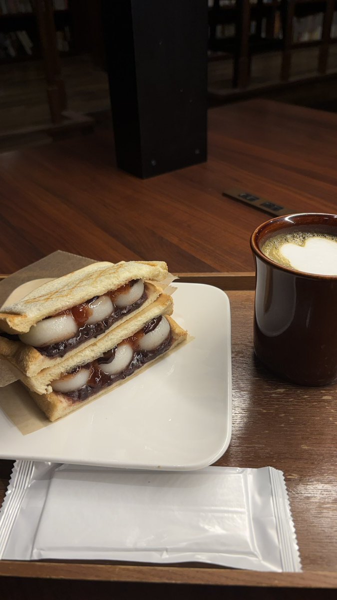 otome927tomoe's tweet image. CENTRE到着
まずは 白玉あんこマーガリンいちごジャム🍓とほうじ茶ラテ☕️

#CENTRE
#白玉あんこ
#伊藤智美
#伊藤花野