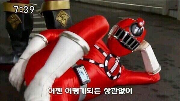 for_y_forever's tweet photo. 굿즈 그리신분 누구시지 ㅋㅋ https://t.co/MJtiAhnTds