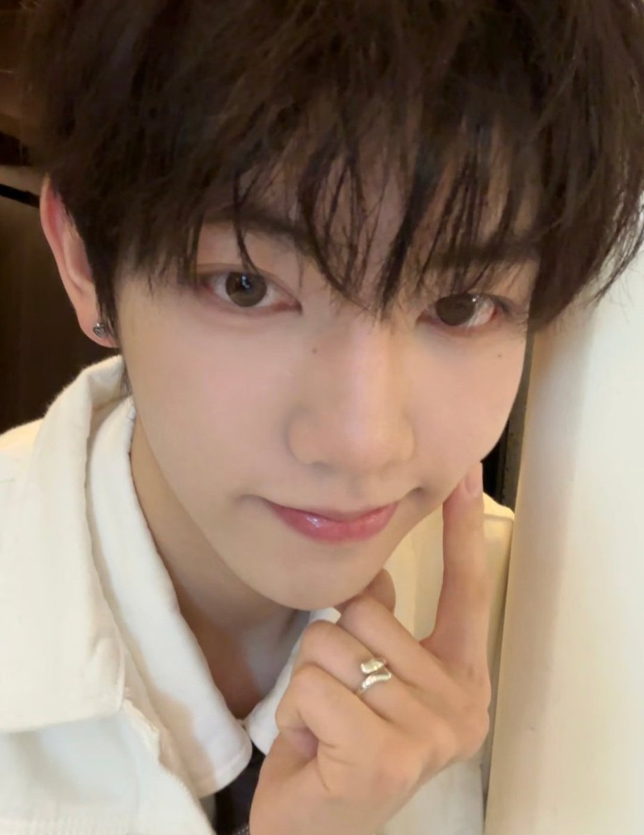 부리 tweet media
