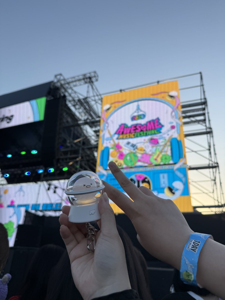 비 tweet media