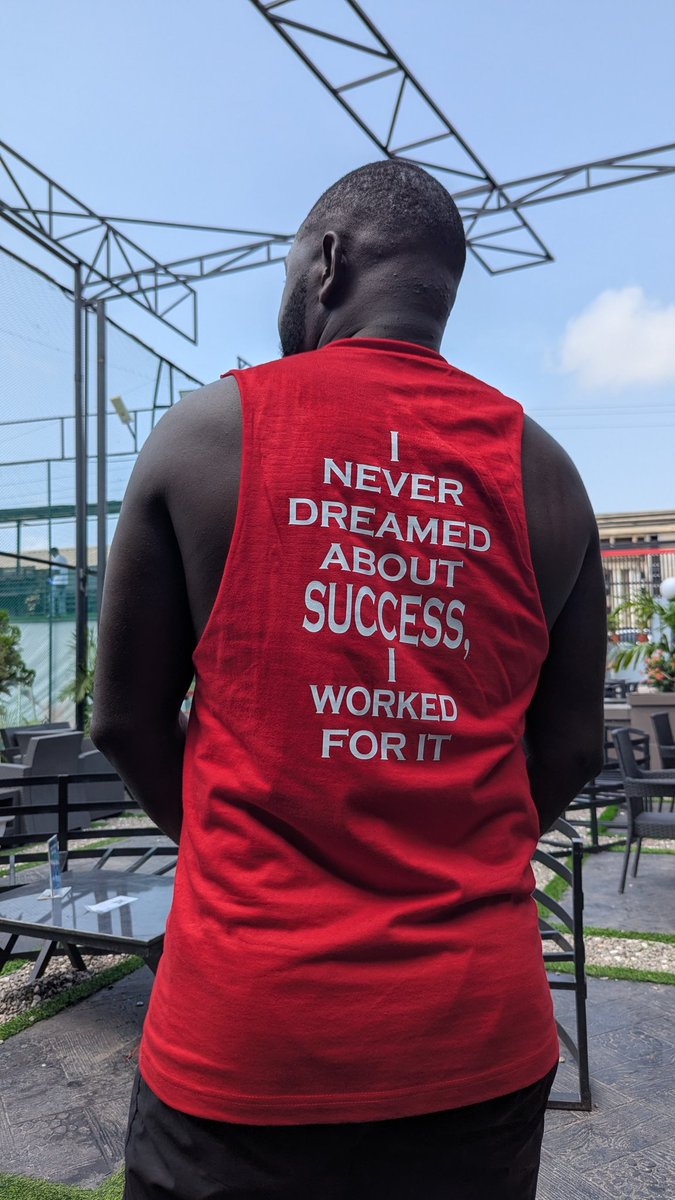 2PLAYFULIBADAN's tweet photo. The man in red ♥️ 
A fit man 🎖️ 

@RIAOFIBADAN nice to have you around boss. https://t.co/u7t4cFUslr