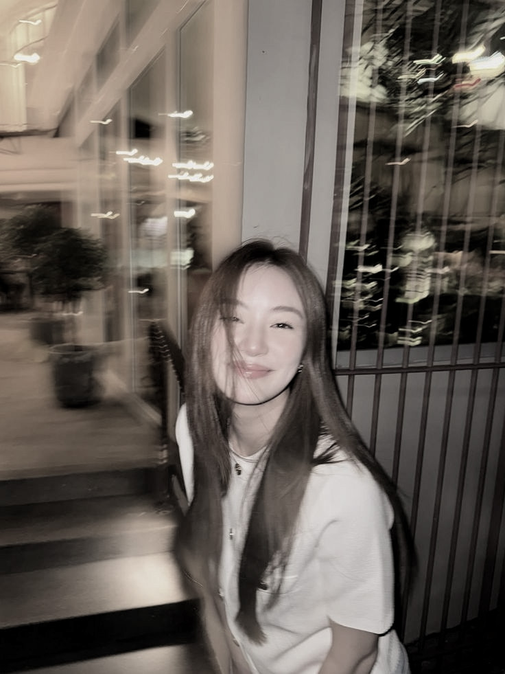 Aku engga takut buat marah-marah tentang banyak hal, aku bisa jadi lemah lagi. Thank you for being here and for being mine. In this world, if there’s a woman who’s the luckiest, I truly believe it’s me—lucky to have you, and to be yours. ❤️ <a href="/obsidianeee/">Ice รินลดา</a>