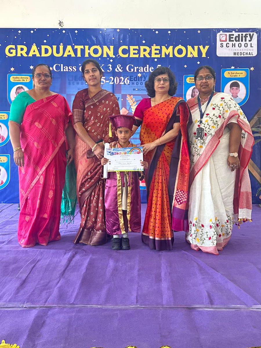 EdifyMedchal's tweet photo. Edify School celebrated IK3 &amp; Grade 5 Graduation Day with Smt. Sridevi. Students received scrolls &amp; special titles, followed by a dance performance. Ended with thanks &amp; the National Anthem.

#EdifySchool #GraduationDay #ProudMoment #FutureLeaders #StudentSuccess #SchoolPride https://t.co/Q0drjME37Y