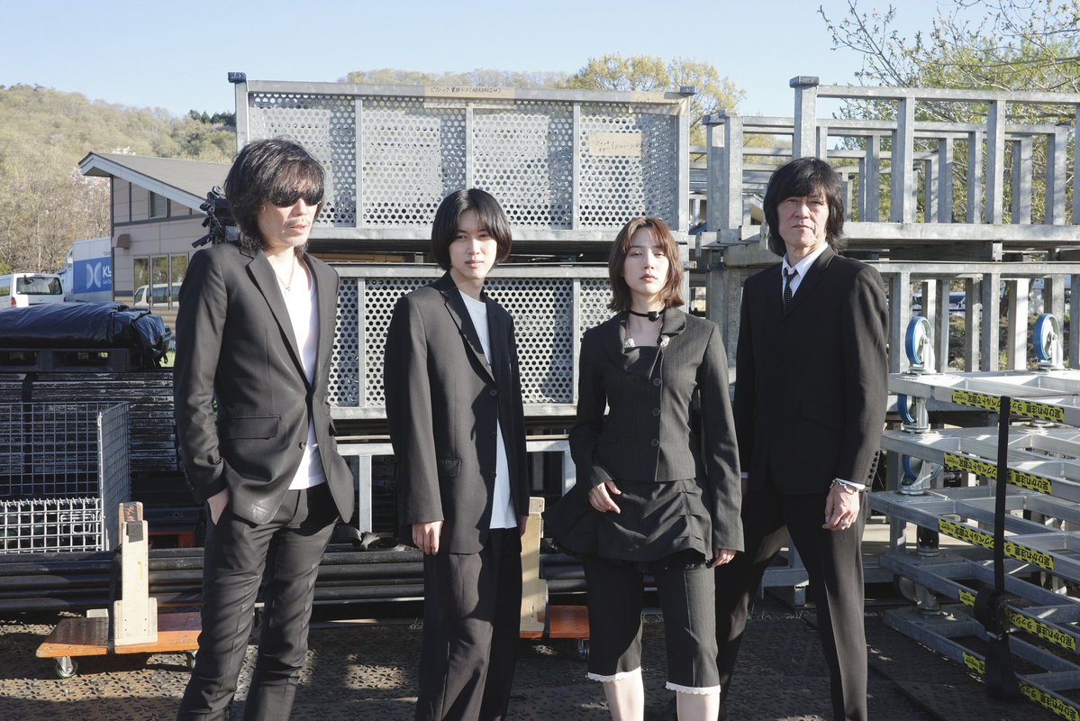 『 #ARABAKI ROCK FEST.26』
ありがとうございました🌹

のん &amp; The tears of knight

【S E T L I S T】
1.フィルムの光
2.バードメン(THEE MICHELLE GUN ELEPHANTカバー)
3.Renarrate
4.やまないガール
5.春よ受けて立つ
6.クライミー
7.わたしは部屋充