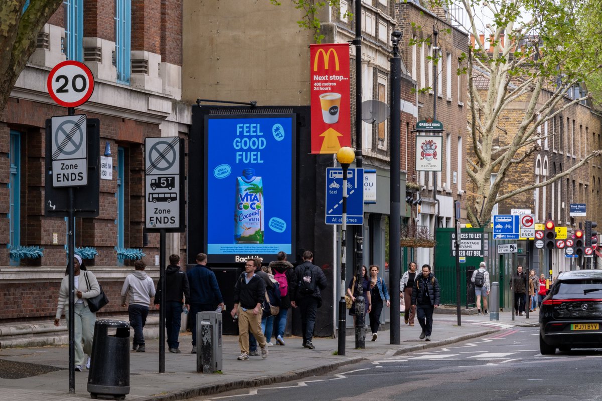 OutofhomeP's tweet image. "Feel Good Fuel"
.
@VitaCoco  
.
@BackLite_Media  
.
#ooh #outofhome #advertising #oohmedia #oohadvertising #advertisingphotography #oohmarketing #outdooradvertising #brandvisibility