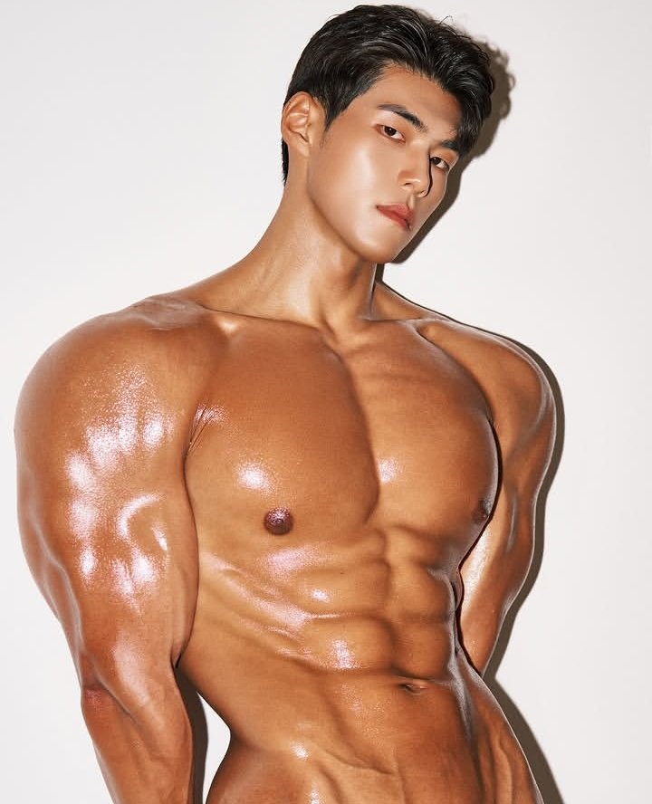HOTHUNK_GROUP's tweet photo. 🇰🇷 Super Hot Korean Hunk
  by @seangraphy
 
#fitnessmode #model #fitness #hothunk #hothunkasia abs model muscle sexy sexyboy sexybody sixpack abs body hotbody sport selfies https://t.co/sqWoZUlAb7