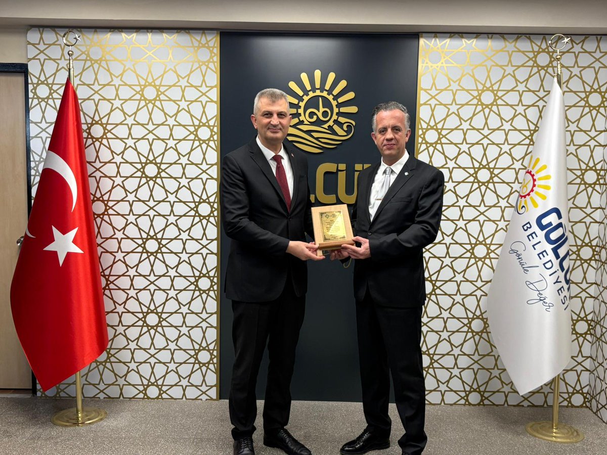 esk_kentkonseyi's tweet photo. Türkiye Kent Konseyleri Birliği Gölcük programı kapsamında, Başkanımız Ahmet Kapanoğlu ve Yönetim Kurulu Üyeleri; Gölcük Belediye Başkanımız Sayın Ali Yılmaz Sezer ve Gölcük Kaymakamımız Sayın Müfit Gültekin ile makamlarında bir araya geldiler.

Gerçekleşen ziyaretlerde; kentlerimizin geleceğinin ortak akılla, katılımcı ve şeffaf yönetim anlayışıyla nasıl daha ileriye taşınabileceği ele alındı.

Gösterdikleri yakın ilgileri ve misafirperverlikleri için Gölcük Belediye Başkanımız Sayın Ali Yılmaz Sezer ve Gölcük Kaymakamımız Sayın Müfit Gültekin’e şükranlarımızı sunuyoruz.