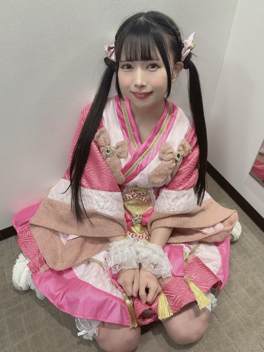 本日新宿LUMINE0での
💫スターアイドルサミット💫
出演させていただきました…！
会いに来てくれた皆様ありがとう！♡
今日お誕生日のひなたさんの黄色が沢山な会場綺麗でした❣️✨️㊗️

声本調子じゃなくて悔しい〜😿となってますがひとまず乗り切れてよかった…😌
明日は3人！🆘がんばるよ〜❣️💛🩵🩷