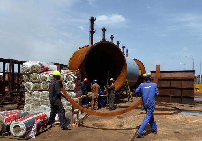 #Cuba avanza en las labores para el restablecimiento de las capacidades de generación térmica en el país. 
Con soluciones de desarrollo nacional, progresa la reconstrucción total de la unidad 2 de la CTE Felton, concebida para incorporar 250 MW al SEN. #MatancerosEnVictoria 🇨🇺