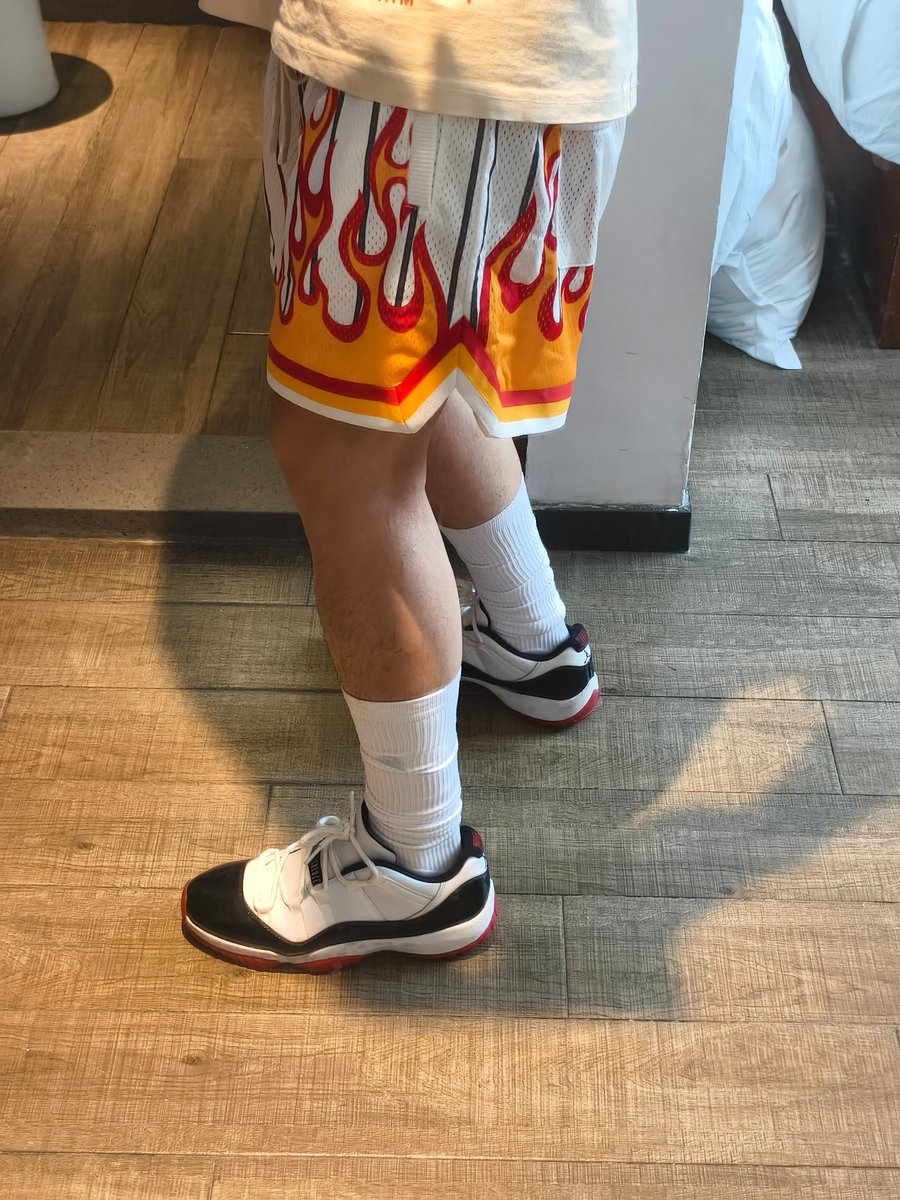 mensheermaster's tweet photo. 最近的生活碎片
好好撸管，天天干饭
小爷我除了大臭脚，手也很好看
拍来拍去都是这双鞋，因为这双鞋最好穿最百搭😅 https://t.co/hplZ2gUnVj