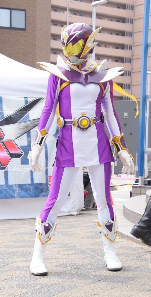 こんばんは、人間たち⚡️
明日はぼくいます(､ᐛ )、
 #京葉ガス のイベントは毎回違ったテーマなんだが今回は #リズムガーデン というタイトルらしい(ง ˙˘˙ )ว
会場で待ってるよ💜⚡️
 #イバライガー
 #イヴァイオレット