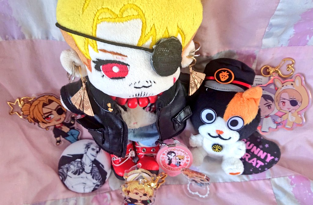 It's my OC Kenji's birthday today 🎂 
🔫 you better wish him happy birthday