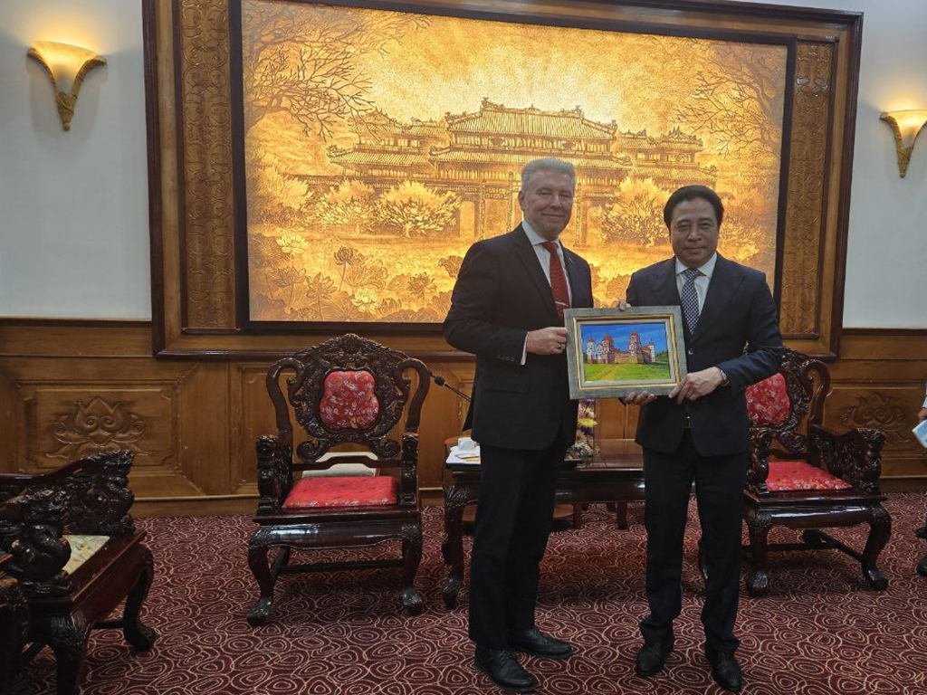 Belarus 🇧🇾 in Ho Chi Minh City tweet media