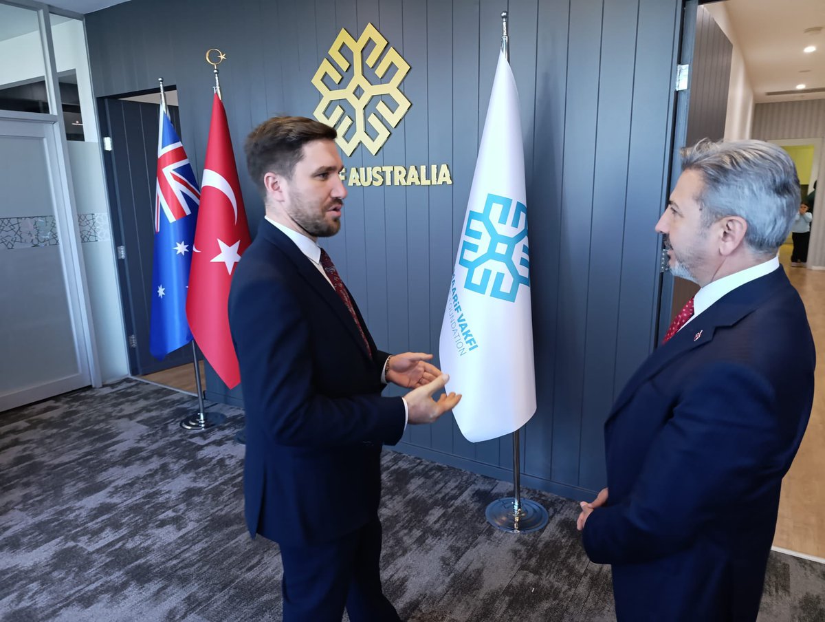 AhmetAYDIN_02's tweet photo. Türkiye Maarif Vakfı tarafından Melbourne’de faaliyet gösteren kurs merkezini ziyaret ettik.

Eğitim faaliyetleriyle farklı coğrafyalarda gönül köprüleri kuran, kültürümüzü ve değerlerimizi gelecek nesillere aktaran bu kıymetli çalışmaları yerinde görmekten memnuniyet duyduk.

Emeği geçen tüm eğitimcilerimize teşekkür ediyor, başarılarının artarak devam etmesini diliyorum.