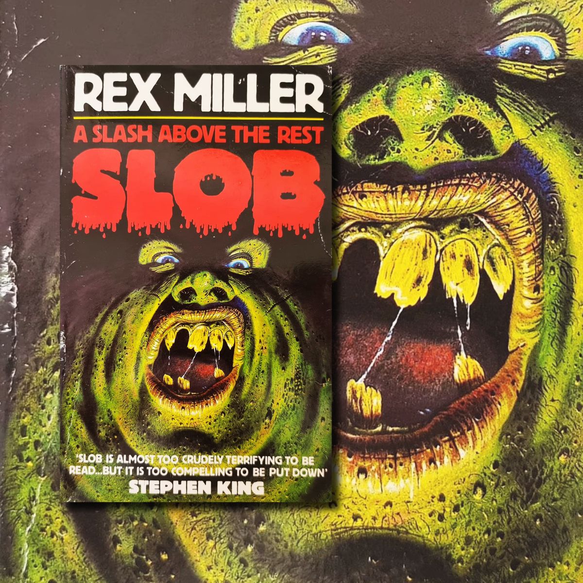HorrorPaperback's tweet image. Born on this day: Rex Miller (1939-2004).

Here's David O'Connor's cover art for the 1988 Pan Books edition of Slob.

#horror #horrorart #HorrorIllustration #horrorcommunity #horrorfam