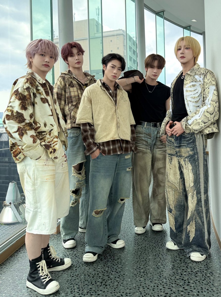 CHASER_JP's tweet image. 早い時間にもかかわらず、会いに来てくれて本当にありがとうございます🥺✨
早い時間の公演でしたが、皆さんのおかげですごく楽しかったです！
いつも本当にありがとうございます！

#체이서 #CHASER #チェイサー