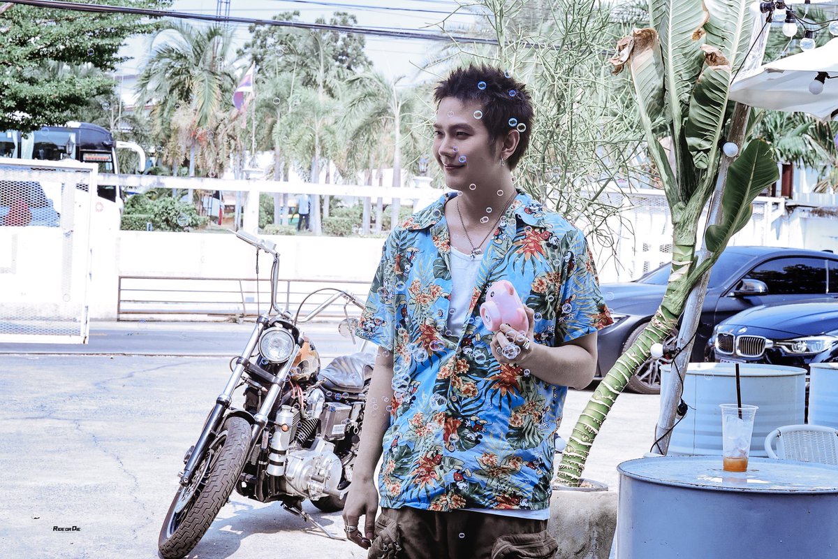 RoD_BibleBuild's tweet photo. ▪️04.25.2026 Bangkok｜lostrose exclusive

"Light is therefore colour"

@JakeB4rever 

SPLASH WITH BUILD SOAP

#LostRosexBuild
#BuildJakapan 
#Beyourluve https://t.co/WijLW3XL5t