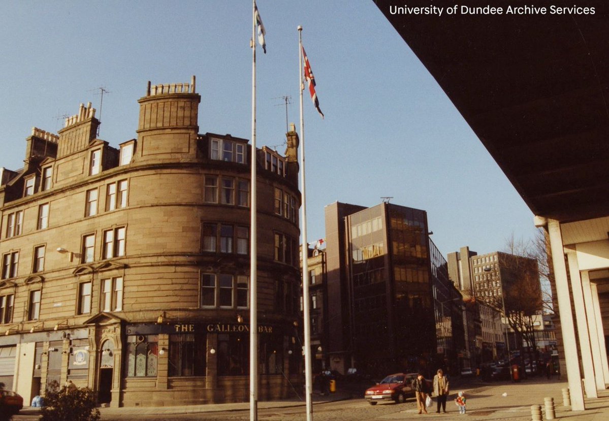 UoD_Archives_RM's tweet image. A 1996 photograph taken by Dickson Park under the covered walkway which linked the Caird Hall and the Podium Block with Tayside House, looking towards Crichton Street, Whitehall Crescent and Dock St. #Archives #Dundee #DundeeUniCulture