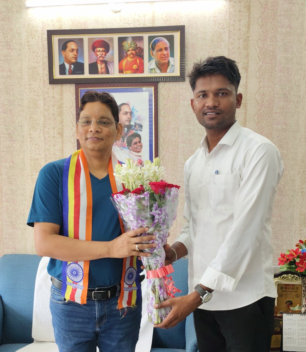 बड़ी खबर-
बसपा की राष्ट्रीय अध्यक्ष आदरणीय बहन <a href="/Mayawati/">Mayawati</a> जी ने बसपा सांसद श्री <a href="/ramjigautambsp/">Er.Ramji Gautam MP Rajya Sabha</a> जी को राजस्थान प्रदेश का मुख्य प्रभारी बनाए जाने पर बहुत बहुत बधाई एवं शुभकामनाएं।🎉❤️

राजस्थान में अगले साल होने वाले नगरीय निकाय और पंचायत चुनाव को लेकर बहन जी ने यह फ़ैसला लिया हैं।