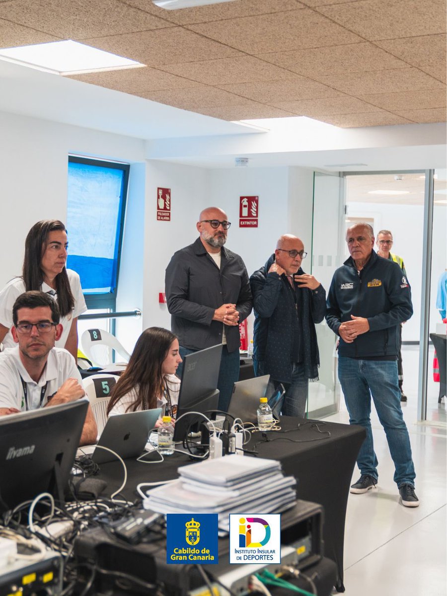 GranCanariaDep's tweet photo. #RallyGC

Visitamos el centro de coordinación del Rally Islas Canarias en el Estadio de Gran Canaria, junto a su director, Germán Morales, para conocer de primera mano el operativo de seguridad y el desarrollo de esta cita internacional del automovilismo. https://t.co/rq2vdl7rip