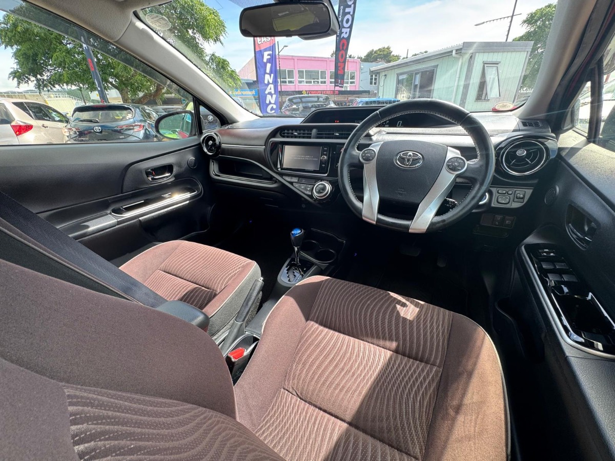 MotorComNZ's tweet image. ✨ 2016 Toyota Aqua G – stylish, fuel-efficient, and perfect for smooth daily drives 🚗
#toyota #aqua #stylish #fuel #efficient #perfect #smooth #daily #drives #buynow #in #newzealand 
motorcom.co.nz/listing/41438/
