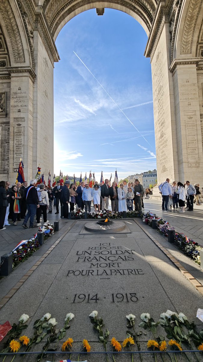 adgvc_44's tweet photo. Rdv a 14h30 a Moisdon pour l'arrivée de la flamme de la mémoire et la commémoration de l'internement des tsiganes 🔥

#memoire #internement #loireatlantique https://t.co/mteQMzfyCC