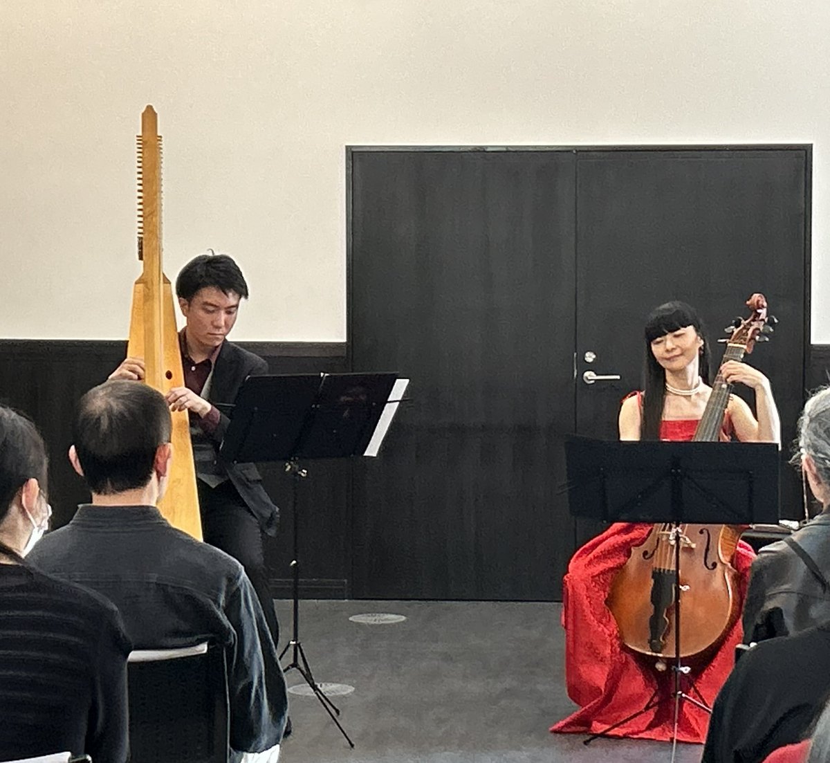 HashimotonoHide's tweet photo. 香織さんに初期バロックを聴かせて頂きました
力強い強音 優しい弱音
Vdgの良さを堪能させて頂きました
通底がHarpの柔らかいEnsに癒されました
素適な演奏をありがとうございました
(o*。_。)o https://t.co/G494WFXAsP