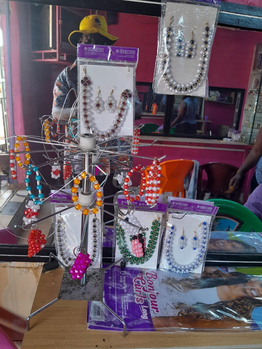 CELSIR_Africa's tweet image. 1 week after beadwork training with PROOF at Kitale Kipsongoo Slum Area, a teenage boy went home and did this:
Packaged his beads. Hung them in his mother’s salon. Started selling.
No waiting. No excuses. Just a skill applied. 

#EconomicEmpowerment #SocialEnterprise