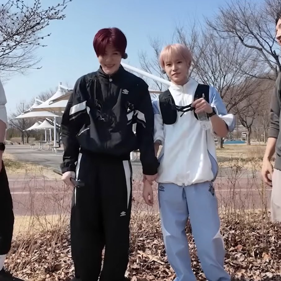 ทีมงานเยอะแยะ ก็ยังจะ🙂‍↕️