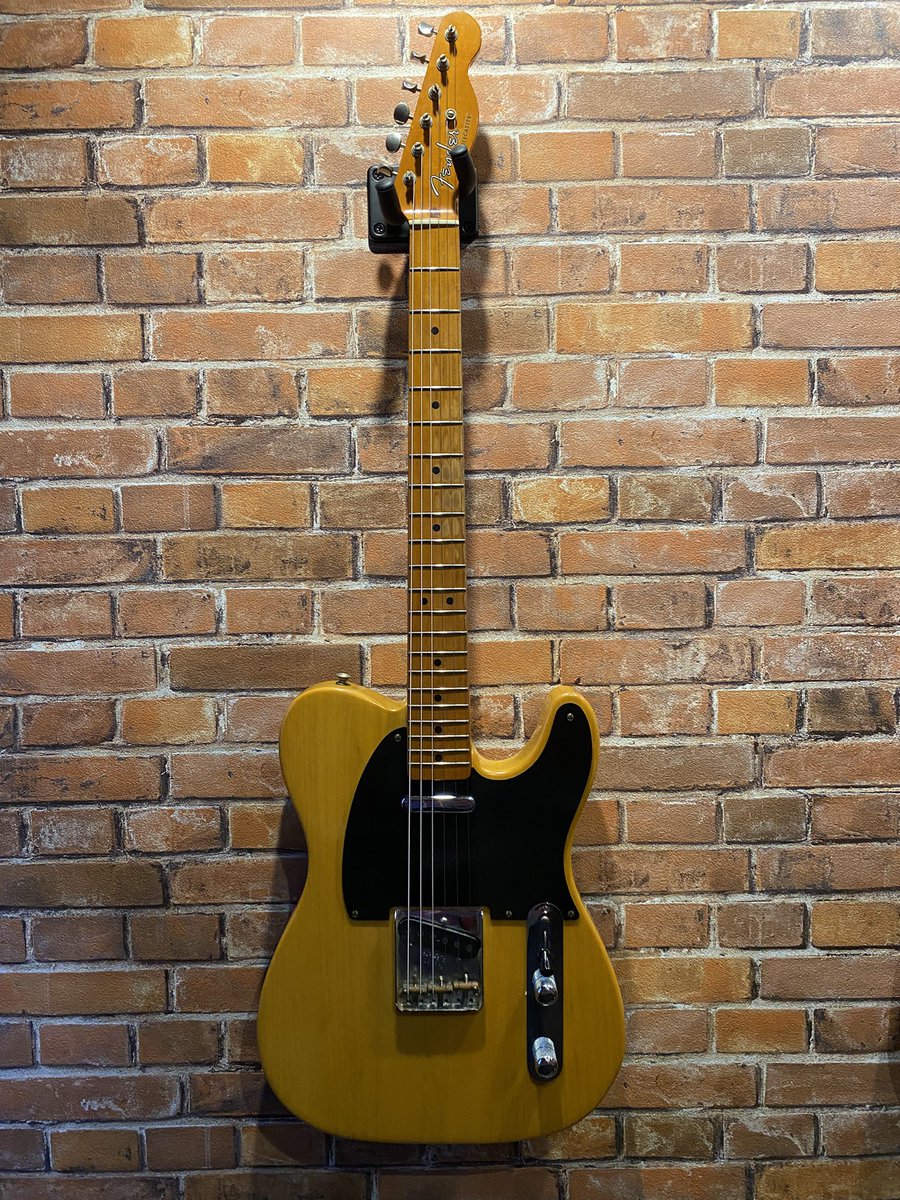 買
Fender USA 
American vintage'52Telecaster