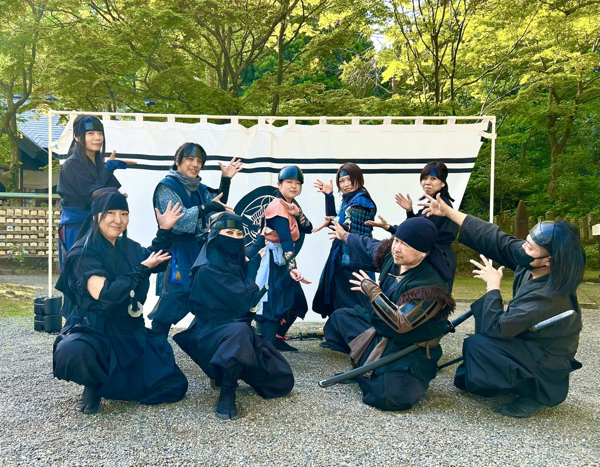 そしてそして！

#越後上越上杉おもてなし武将隊 様
新メンバー！

なんと“軒猿”の「沙夜(さよ)」殿✨

とっても可愛らしいくのいち！
元気をもらいました🌸✨

同じ軒猿として
これからよろしくお願いします😊✨

#越後軒猿衆 #上越市