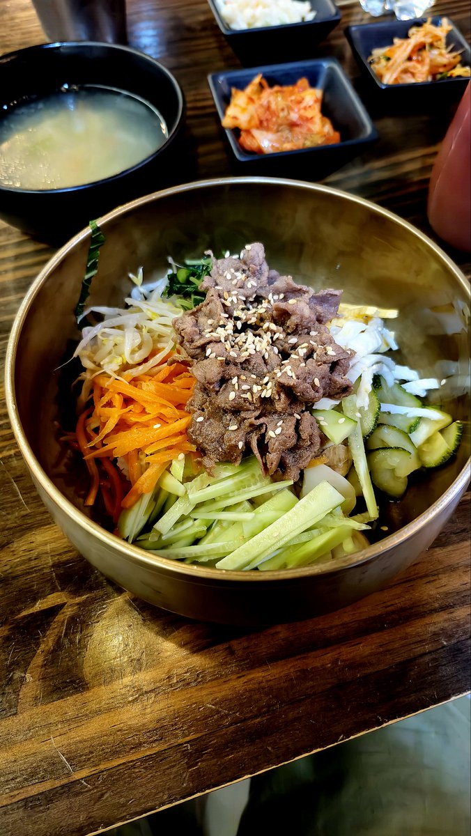 PaulMasa3's tweet photo. Bibimbap day 😋 #DalDal Korean Restaurant https://t.co/Izosn8mKx1