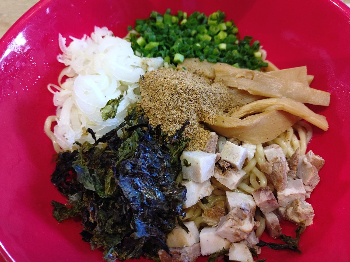 片耳ウサギDR☠@生涯不良品🔥🐇 tweet media