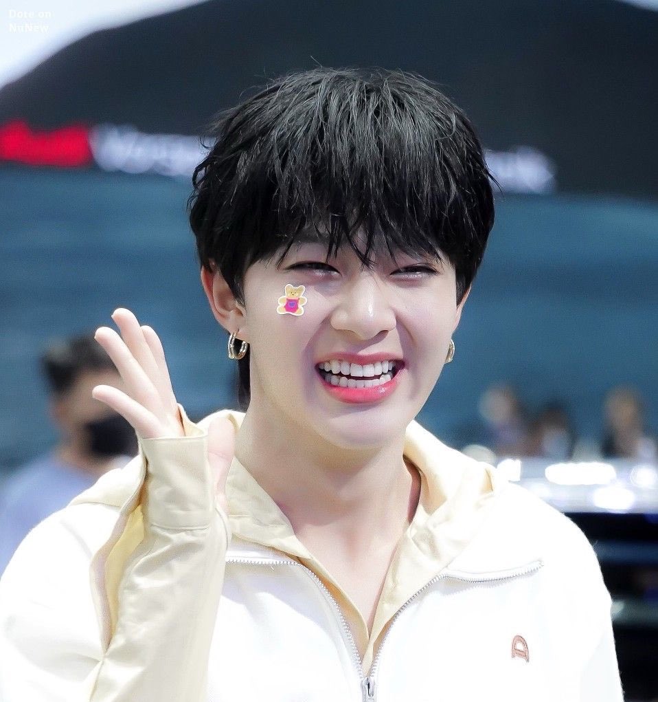 ‎𝗯𝗹𝘂𝗲 𝗽𝗲𝗮𝗰𝗵 ୧ · tweet media