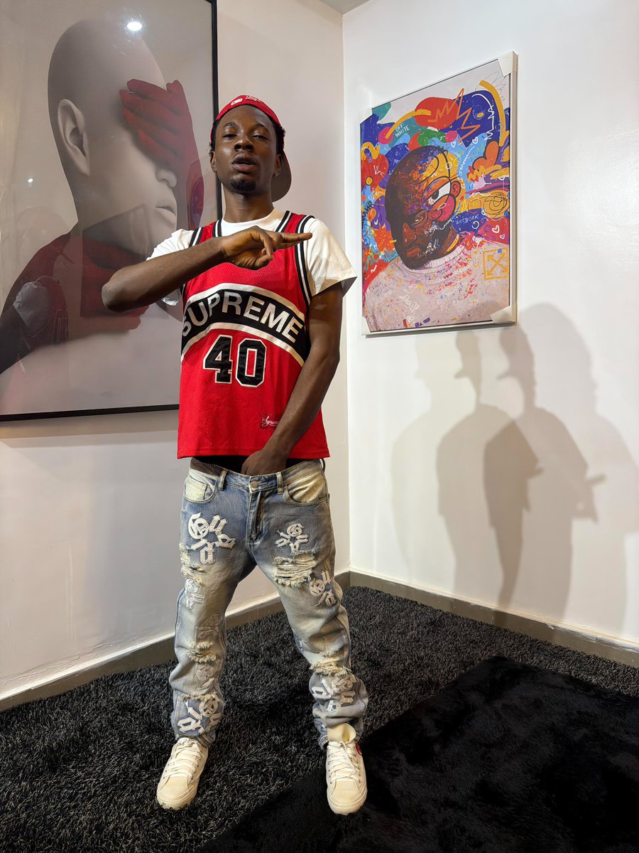 thisizcoka's tweet photo. Standing where style meets intention 🎨 https://t.co/rCIJ3ZcpmL