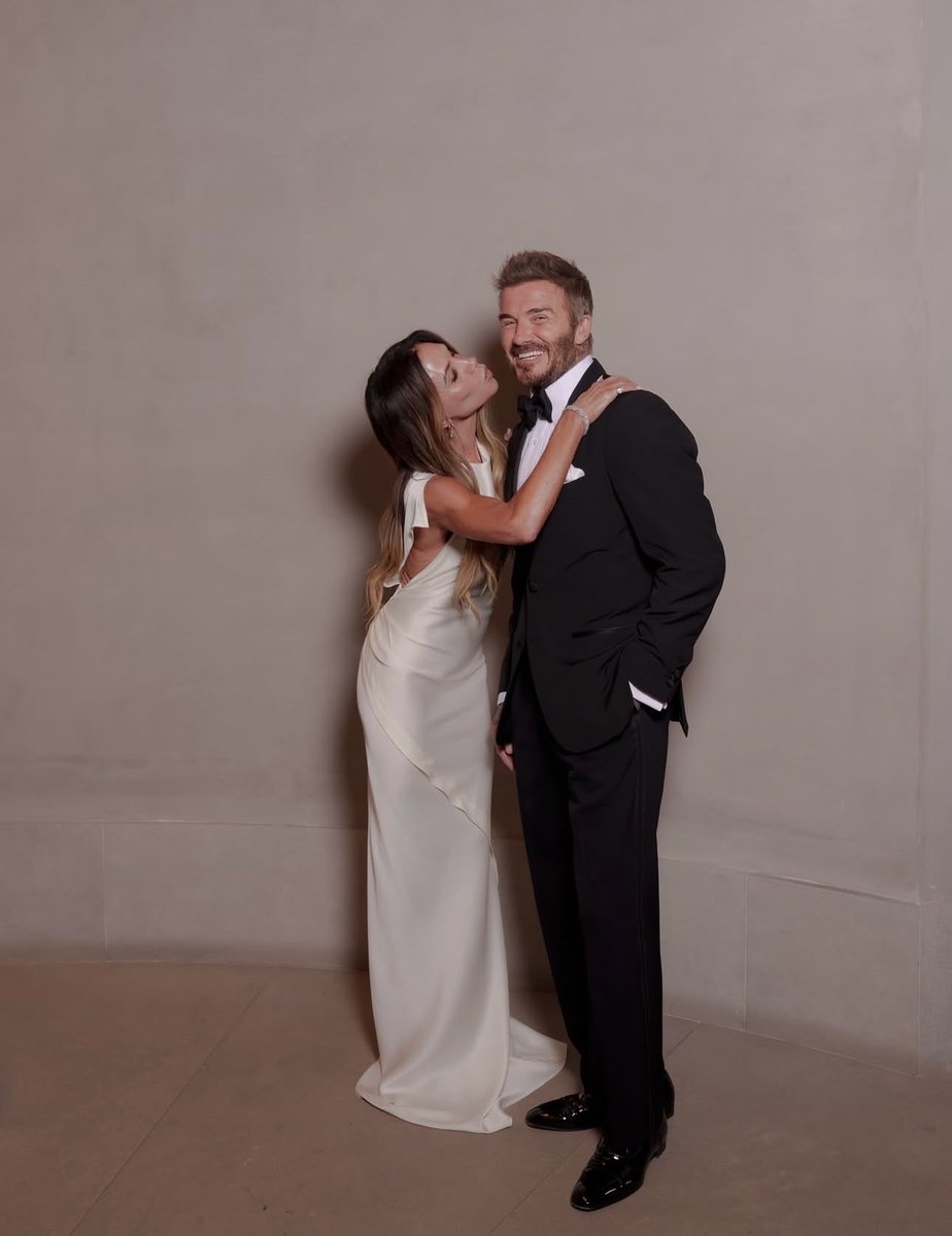 Victoria Beckham tweet media