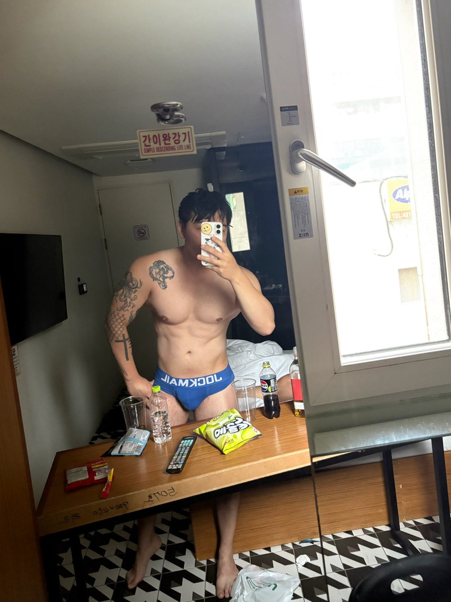 성훈 tweet media