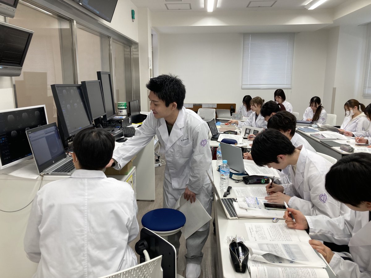 Juntendo_RT's tweet photo. 【台湾・元培醫事科技大学との国際交流プログラムの実施！】
4月20日から22日の3日間、台湾の元培醫事科技大学の皆さんが順天堂大学 保健医療学部 診療放射線学科を訪問し、国際交流プログラムが実施されました。
初日は医療画像工学実験の実習に参加し、2日目には日本医学教育歴史館を見学しました。 https://t.co/uEdrE8tQ5o