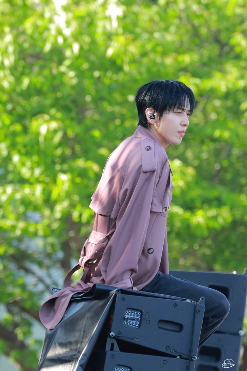 Lennn_622's tweet photo. 20260425 Awesome Music Festival Day 1

Solo 용용 is BACK🤩

#정용화
#JUNGYONGHWA https://t.co/ExGaTi7vWK