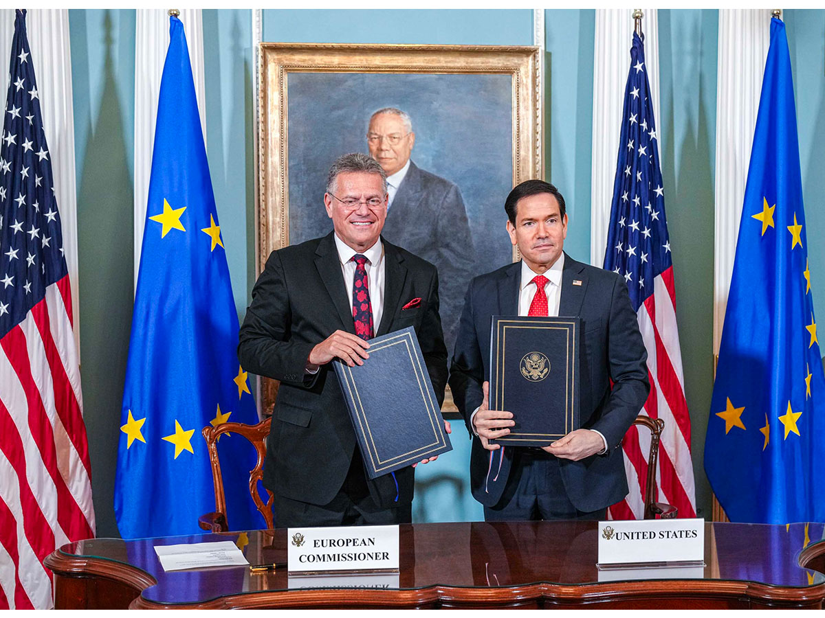 QNA_French's tweet image. L’#Union_européenne et les #États_Unis signent un mémorandum d’entente sur les minéraux critiques
#QNA
bit.ly/4vVvuL2