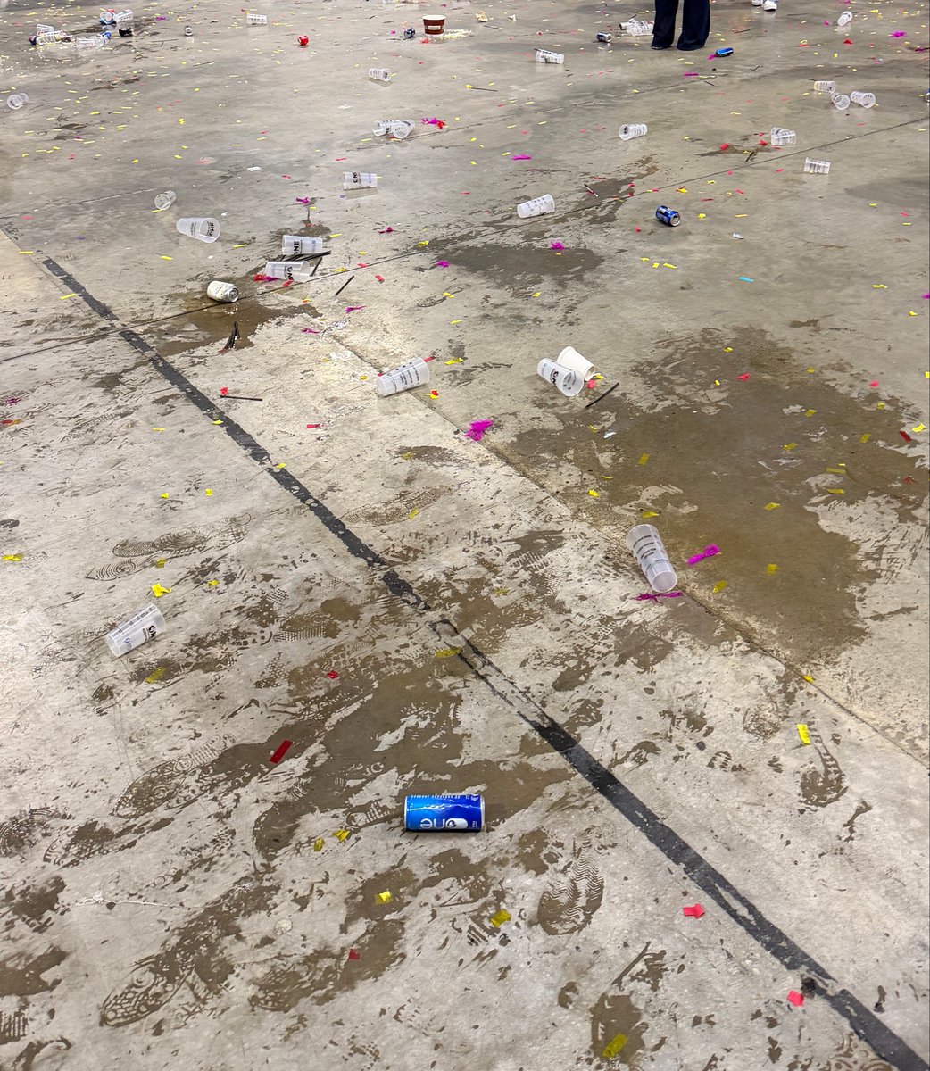 Es war so dreckig nach der Show, Manchester muss wirklich Becher-Pfand machen das sah so schlimm aus