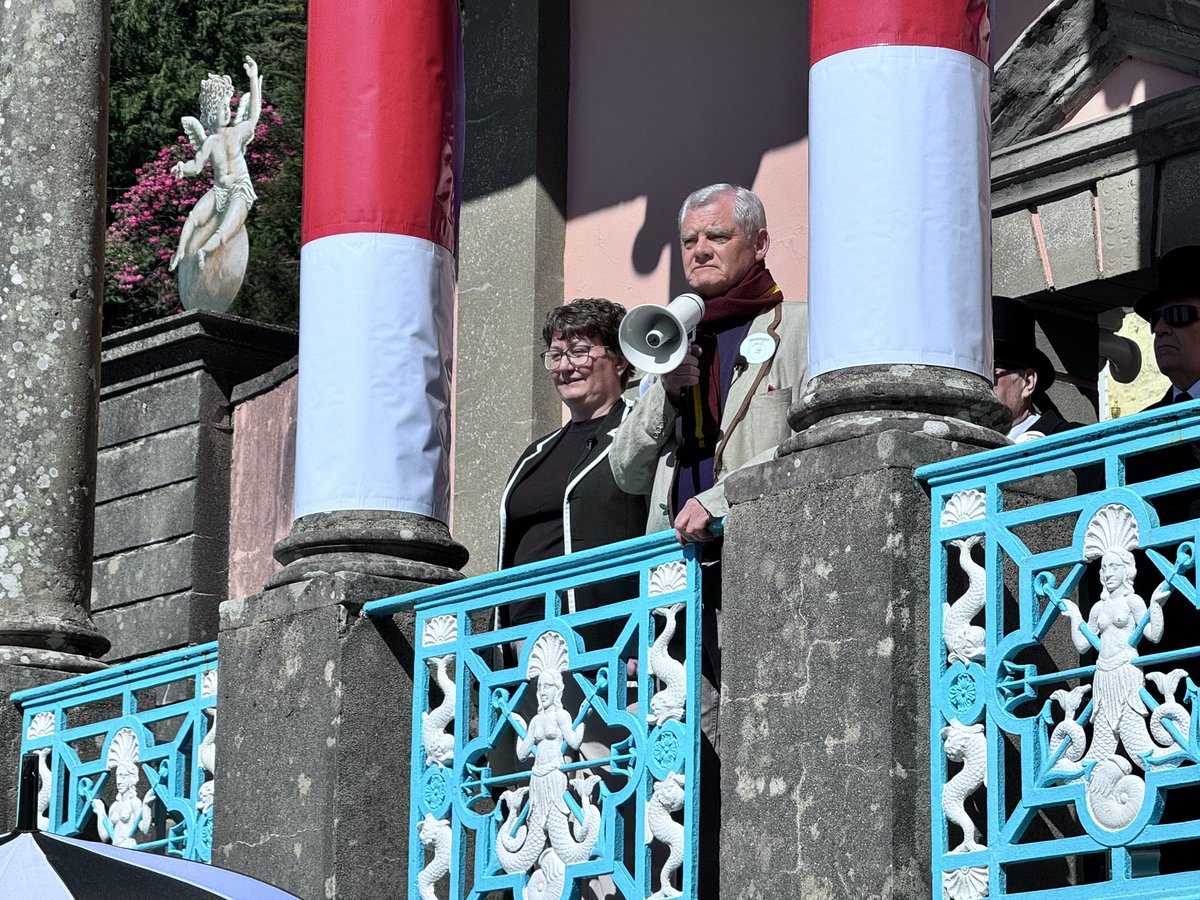 freeforallpod's tweet photo. The election parade. Six for Two! #portmeiricon #portmeirion #sixofone #theprisoner https://t.co/cbC2rtx8EJ