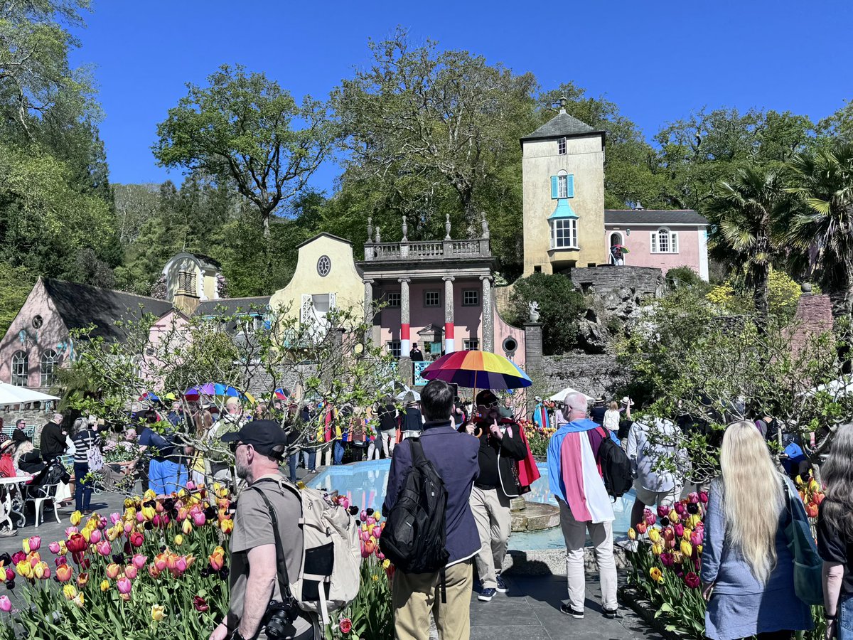 freeforallpod's tweet photo. The election parade. Six for Two! #portmeiricon #portmeirion #sixofone #theprisoner https://t.co/cbC2rtx8EJ