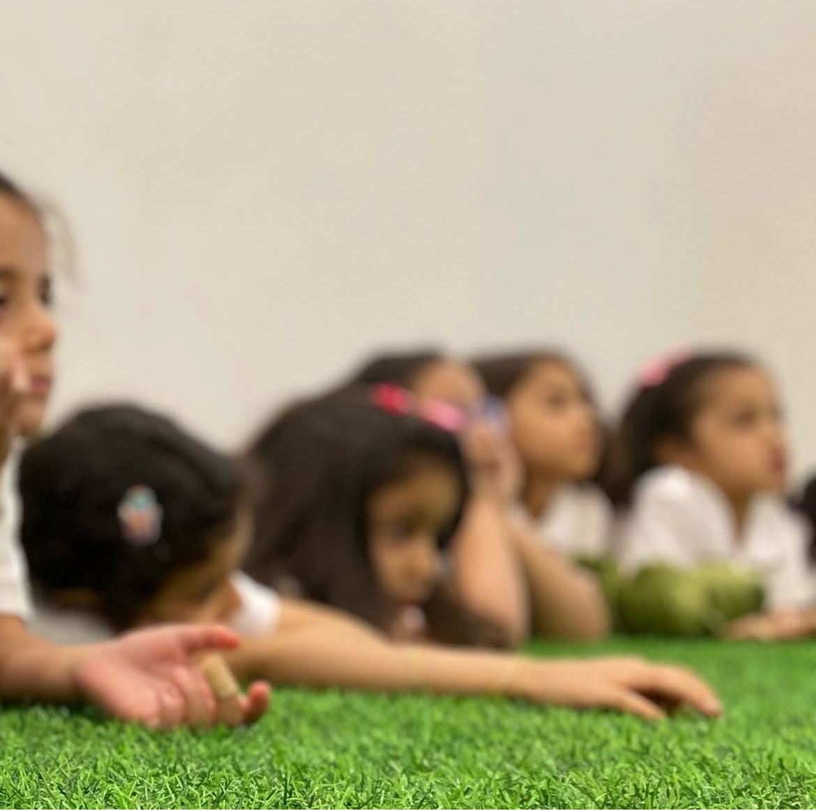 Oxcamfordsummer's tweet image. Engaged discussions, collaborative learning, and deep dives into complex topics—our students thrive in an environment where knowledge and ideas flow freely. 📚💬 #activelearning #studentengagement #collaborativelearning #oxcamfordprograms #oxcamfordsummerschools"