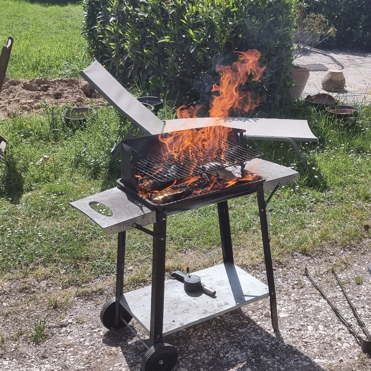 FanDeMarlene's tweet image. Désolé Sandrine, c'est pas aujourd'hui que je roulerai en véhicule électrique... 
#cuisine