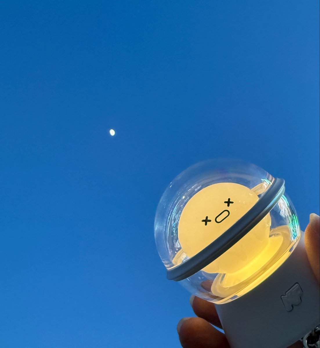 비 tweet media