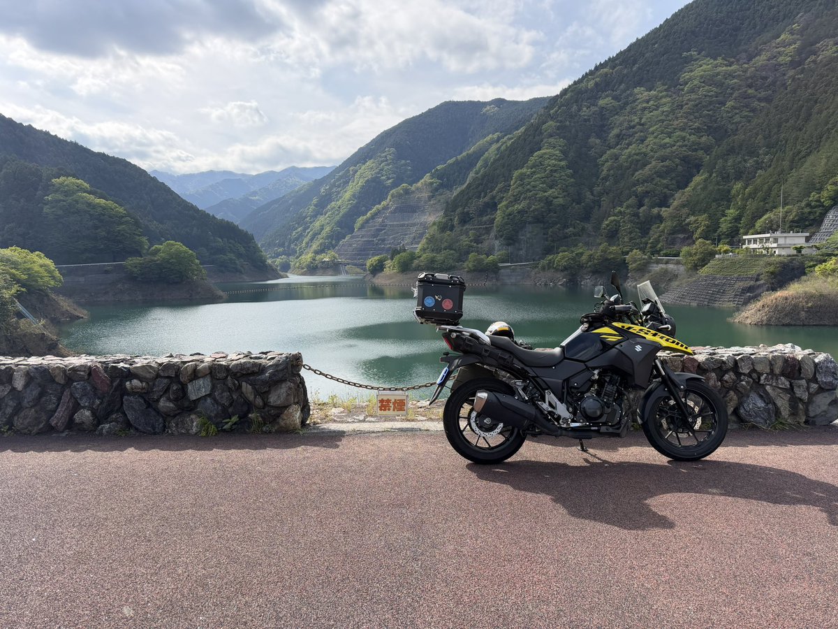 vstrom250's tweet photo. 奥武蔵グリーンライン→有間ダムツーリングを楽しみました♪

#Vストローム #奥武蔵グリーンライン https://t.co/qRGdaqHezz